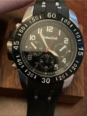 Montres Carlo Men's chronograph-style watch with silicone strap